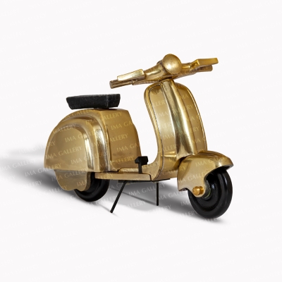 دکوری رومیزی موتور وسپا طلایی